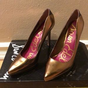 SamEdelman Bronze Pump